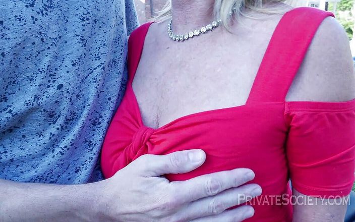 Private Society: Наш риэлтор обожает трахаться