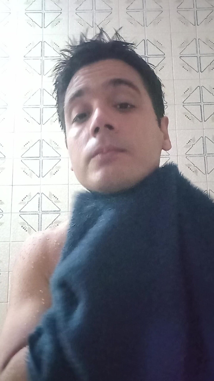 Guss: A Moreno Guy Alone in the Bathroom