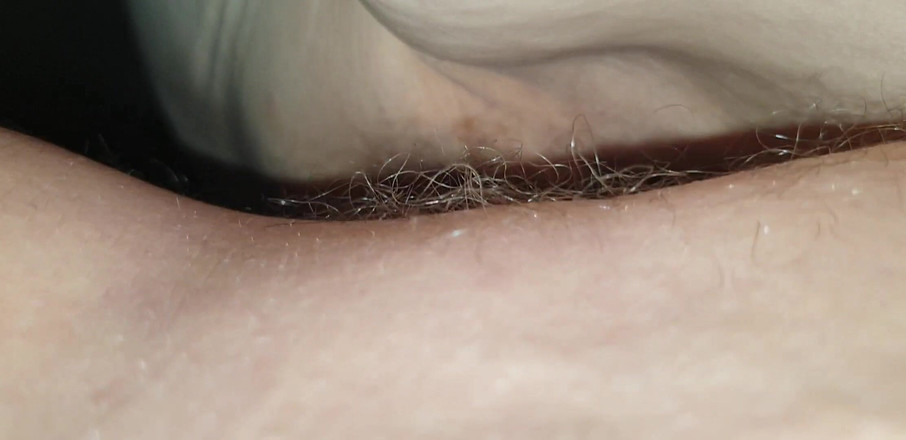 Realamateurs: 現実のカップルのチンポは私のマンコに深くそして硬くなります。彼は私の全身に彼の精液を発射します。