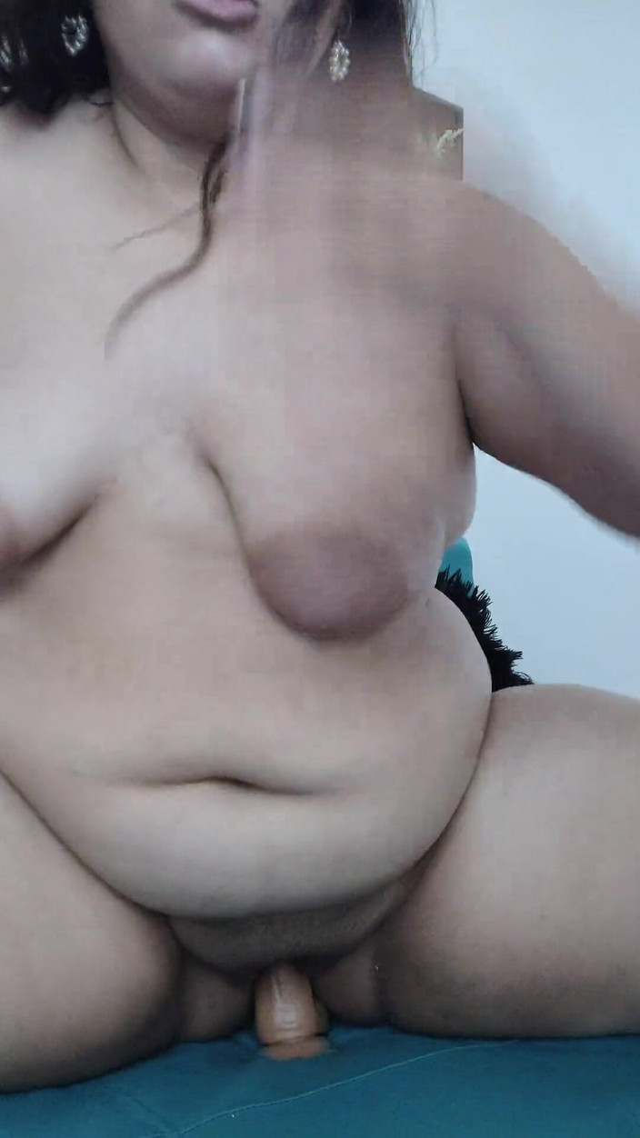 Chloe Denaly: Pt3 사정할 때까지 보지를 만지는 큰 곡선의 아름다운 소녀