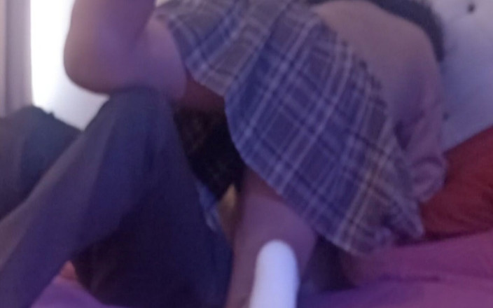 Astrid Cute: ¿Me puedes ayudar a hacer mi tarea?