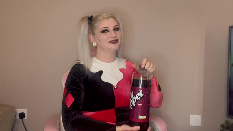 EeveeXo: Try Not to Burp Challenge Harley Quinn Cosplay