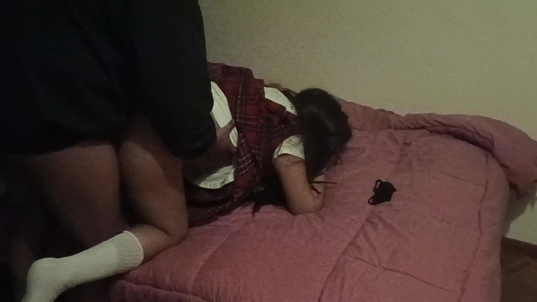 Astrid Cute: Neden eteğimi kaldırmak istiyorsun??? Büyük götlü komşu kızı sikiyorum, o...