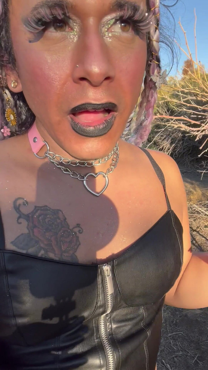 TSJade95: Gießen sie diesen zucker auf mich, striptease im freien