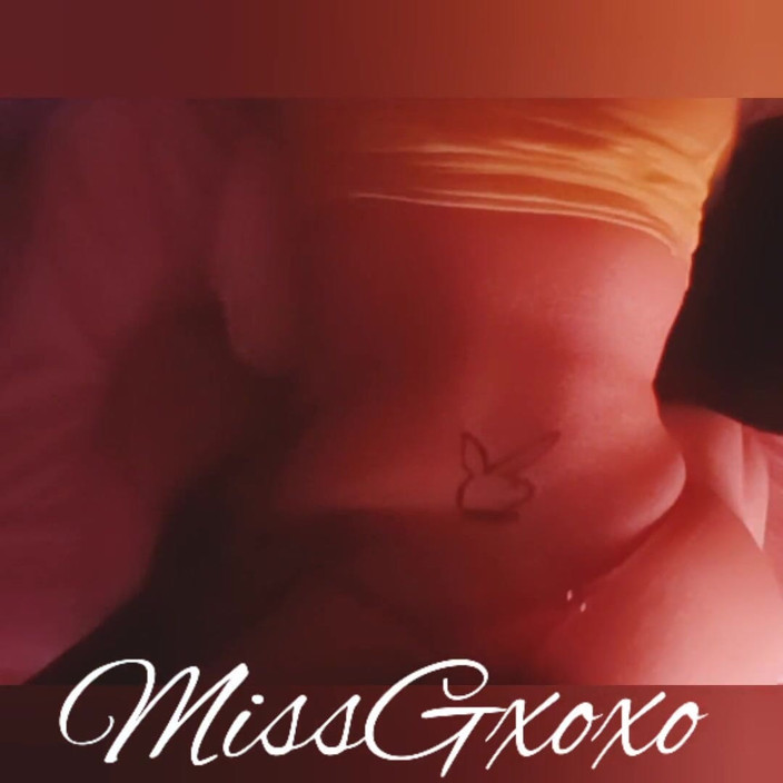 MissGxoxo: Tiny pussy hungry for cum