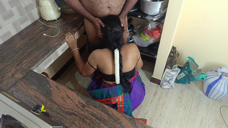 Inba: Hospodyňka šuká v kuchyni