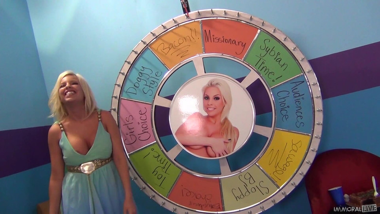 Immoral Live: Seksi Britney Amber, Ahlaksız Yapımlar'dan yılın oyuncusu olmak için ahlaksız...