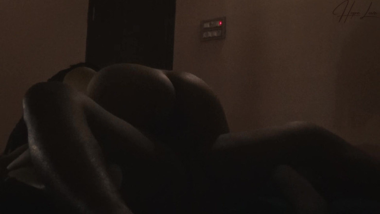 Hope Love: 젖탱이를 빨아주는 창.녀