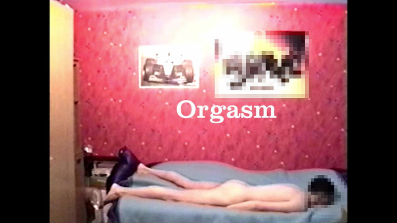 Mark Hannes: Оголена показує, мастурбує і приймає душ, все ще знята з hi8