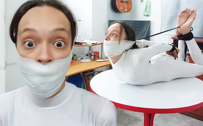 Selfgags Latina Bondage: Связанная по рукам и ногам Майя Aranda