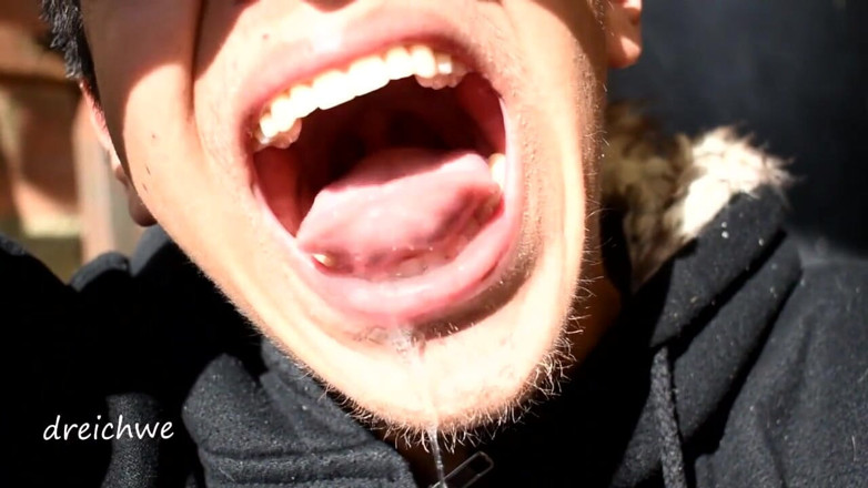 Dreichwe: Tongue game