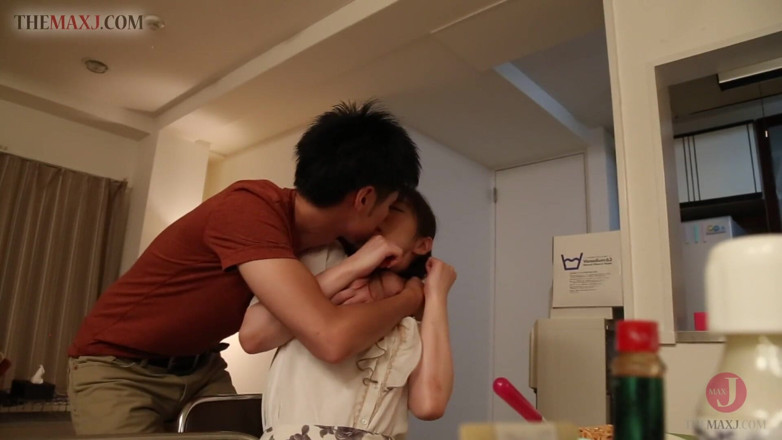 Asian happy ending: Азіатська волохата дівчина-бівер любить добре трахатися на дивані, частина 1