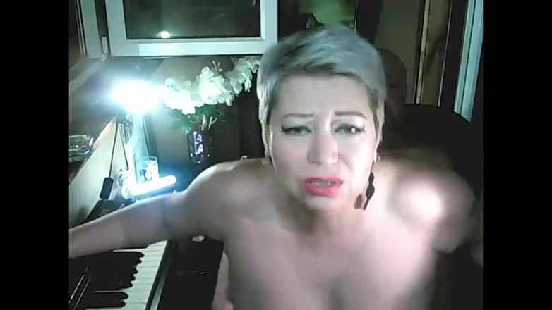 AimeeParadise: Šukám svou děvku na balkóně v show! Teď mi vykuj...