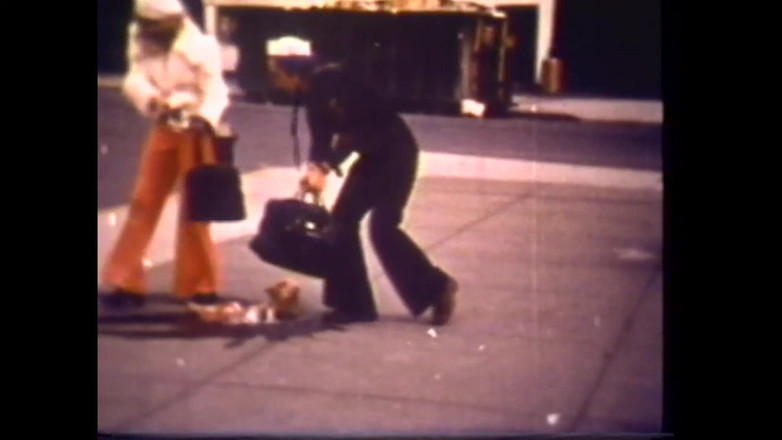 The Unforgettable: Молода жінка зі своїми придурками