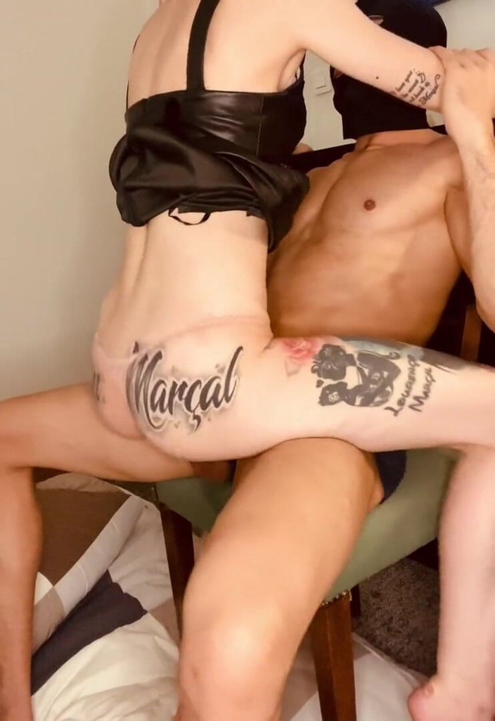 MaskCouple: Sitting crazy with horny