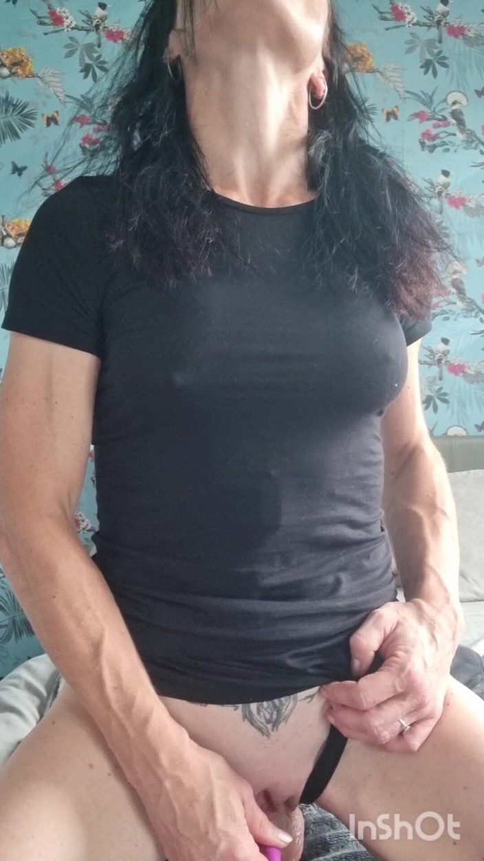 Demelza: Auf Dem Dildo Mit Großem Schwanz Hüpfen, Bis Ich Squirte...