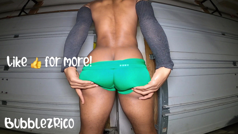 Bubble_butt_babe: Pantat bahenol cewek semok ini dientot habis-habisan sampai dia mengerang...