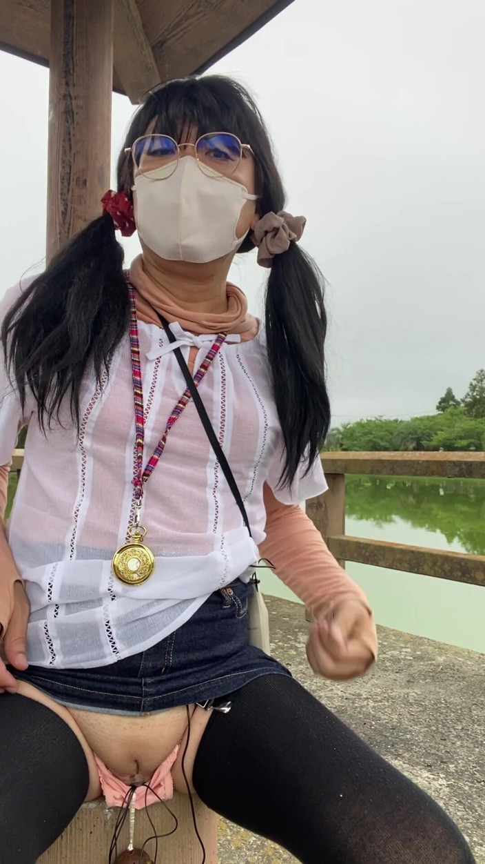 megu2002: No. 279: Showing off Among Anglers in the Park