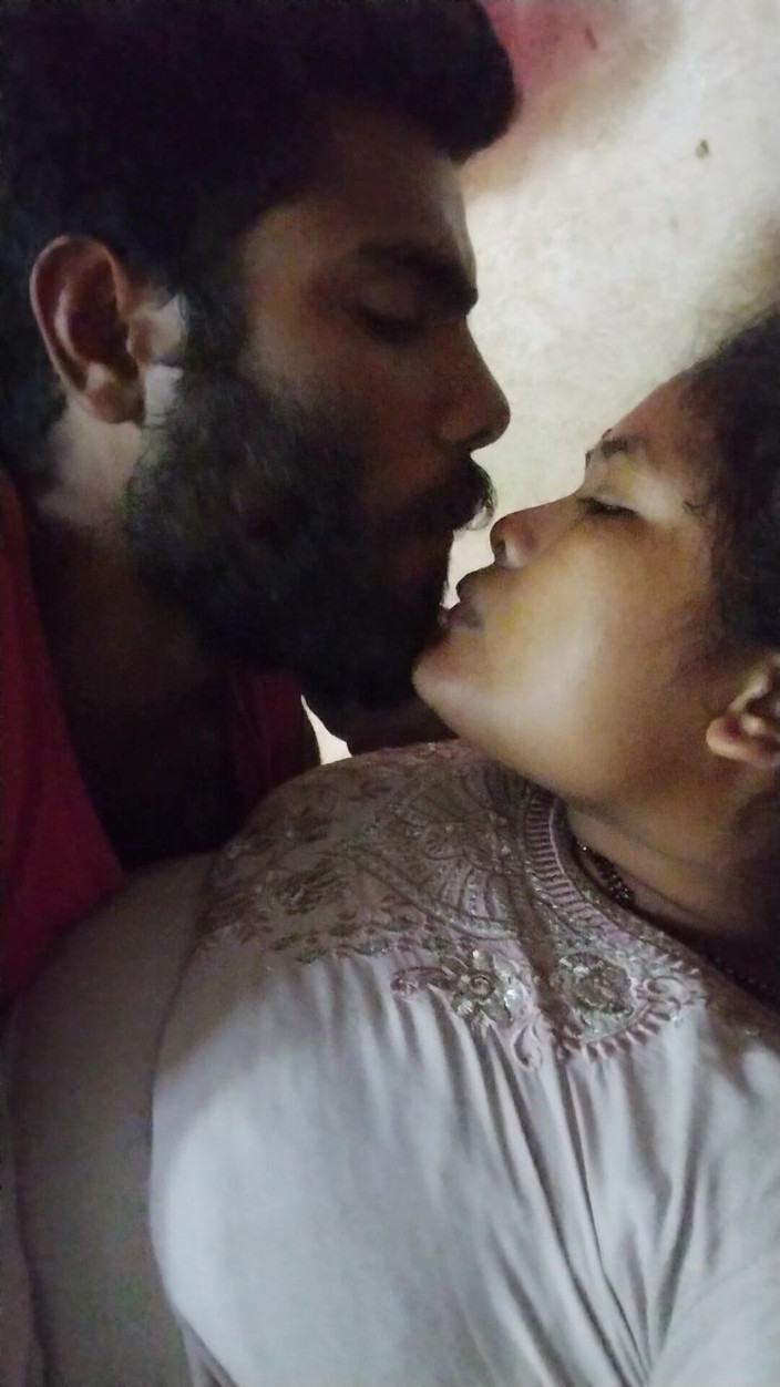 Mg3947731: Ogromne cycki indyjska milf paski Saree Choli i rucha się...