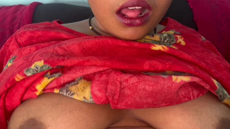 Mary V: Chica pequeña de 18 años chorrea incontrolablemente en bbc duro