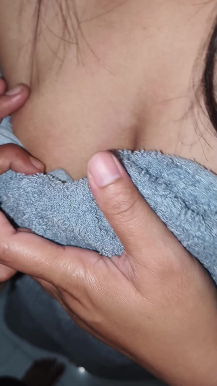 Desi Natalie: 샤워 후 씻어