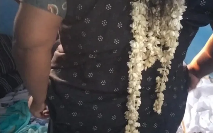 Tamil lesbian: After Bathing