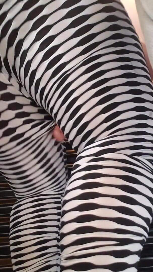 Riderqueen: Stepmommy ass worship in probator