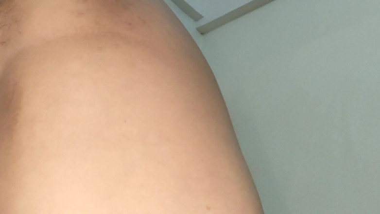 Malibogxxx05: クンパレがバスルームにいる間にクマレからチンポを盗む