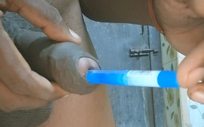 Chennai_Slim_Man_26: Il mio cazzo succhia una penna