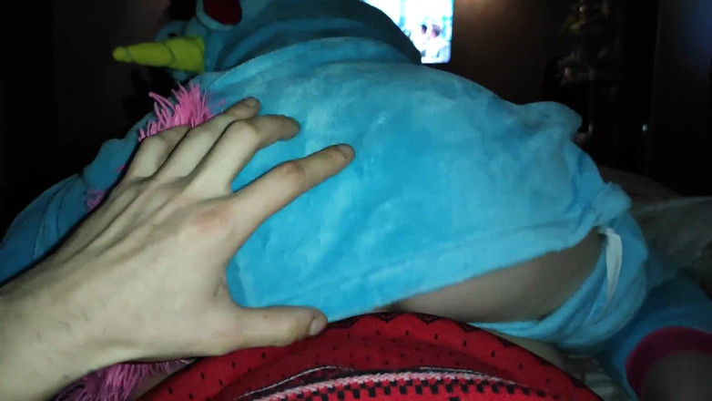 Taboo Room: Il fratellastro e la sorellastra fanno sesso prima di andare...