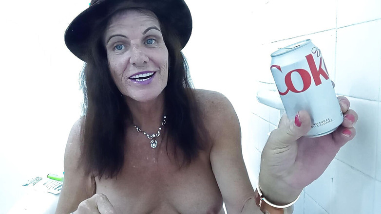 Lizzy Yum: Lizzy Yum září 2023 Smoke Break Post-op Orgasmus kundička Masturbace