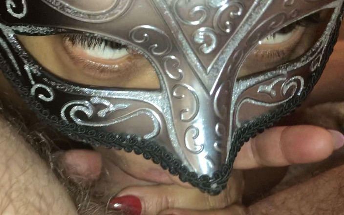 Triple AAA: Dirty Talking - milf mascarada de joelhos chupando e masturbando meu...