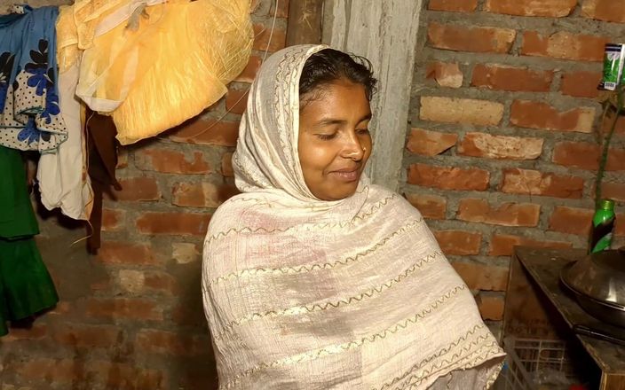 Deluwara Khatun: 自然村热辣哥在家里做爱