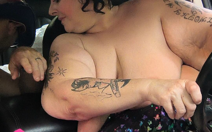 HerculesnVENUS: Pieszczoty Hard N she's wet Ready to lay seats back...