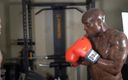 Hallelujah Johnson: I programmi di esercizi di allenamento di boxe hanno bisogno...