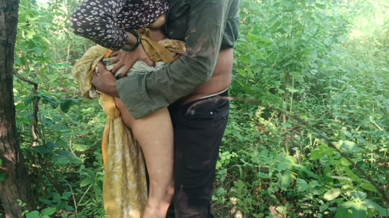 seema: Bhabhi Jangal Mi Akeli Mili Aur 니칼라 바비 카