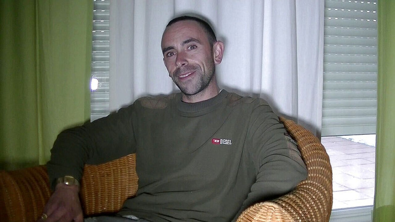 Gaybareback: Con đĩ gợi cảm thực sự twink bị một cậu bé...