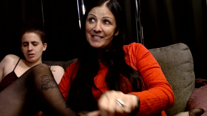Abby Anna: Lesbian Nylon Pantyhose Feet Smelling Rubbing