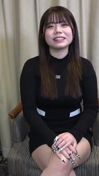 Sorridente f coppa troublemaker splendida bellezza non può più nascondere completamente i suoi pensieri sporchi