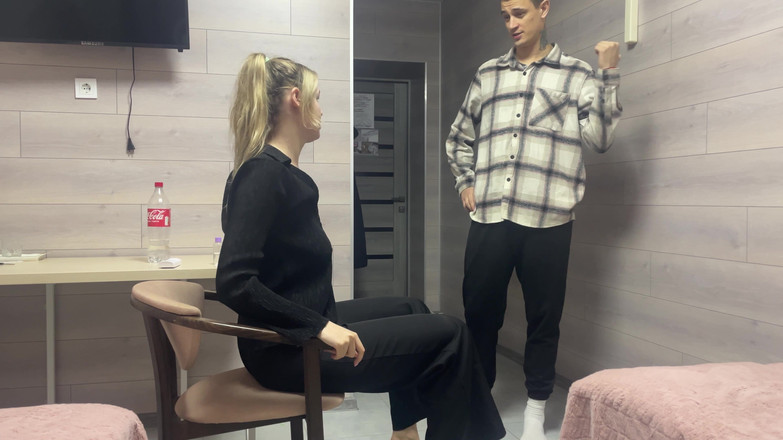 HotPrincessUA: Kobieta w kontroli suchy garb autorstwa blondynki biznesu na obcasach