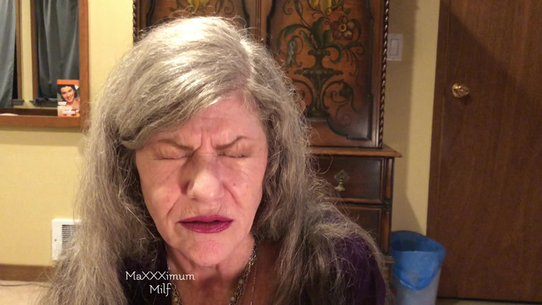 MaXXXimumMilf: Sexy reife, heißer blowjob + schlucken beim dildoreiten! Maxxximummilf