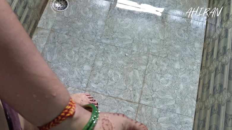 Aahan Ahiran: Indian Village Desi Girl Forplay with Her Boyfriend in Washroom...