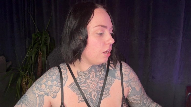 Miss Valentina: 热门名单幻想