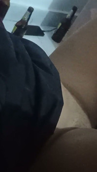 내 보지에 자지를 문지르는 친구