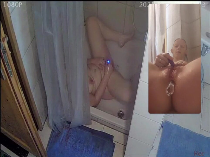 KittieNoOne: Kittienoone tắm và thủ dâm