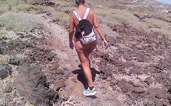Carrotcake19: Couple Is Hiking Naked Near the Coast
