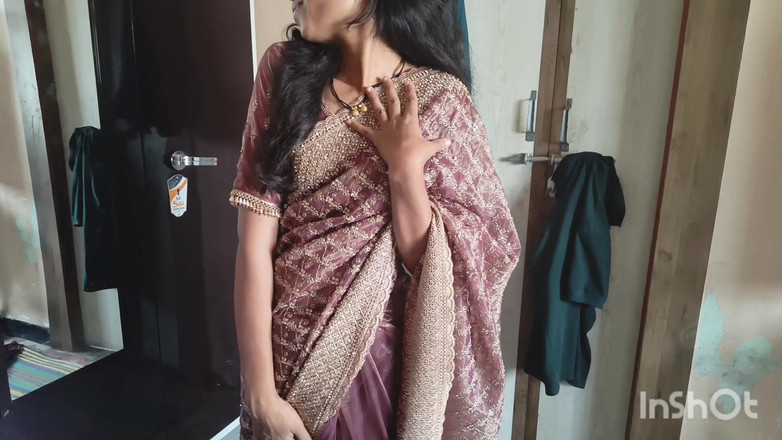 Desishycouple: Shivani第一次自慰。