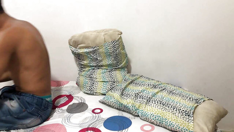 Johanna_love: Jag ringer min styvsyster i telefonen för att få henne...