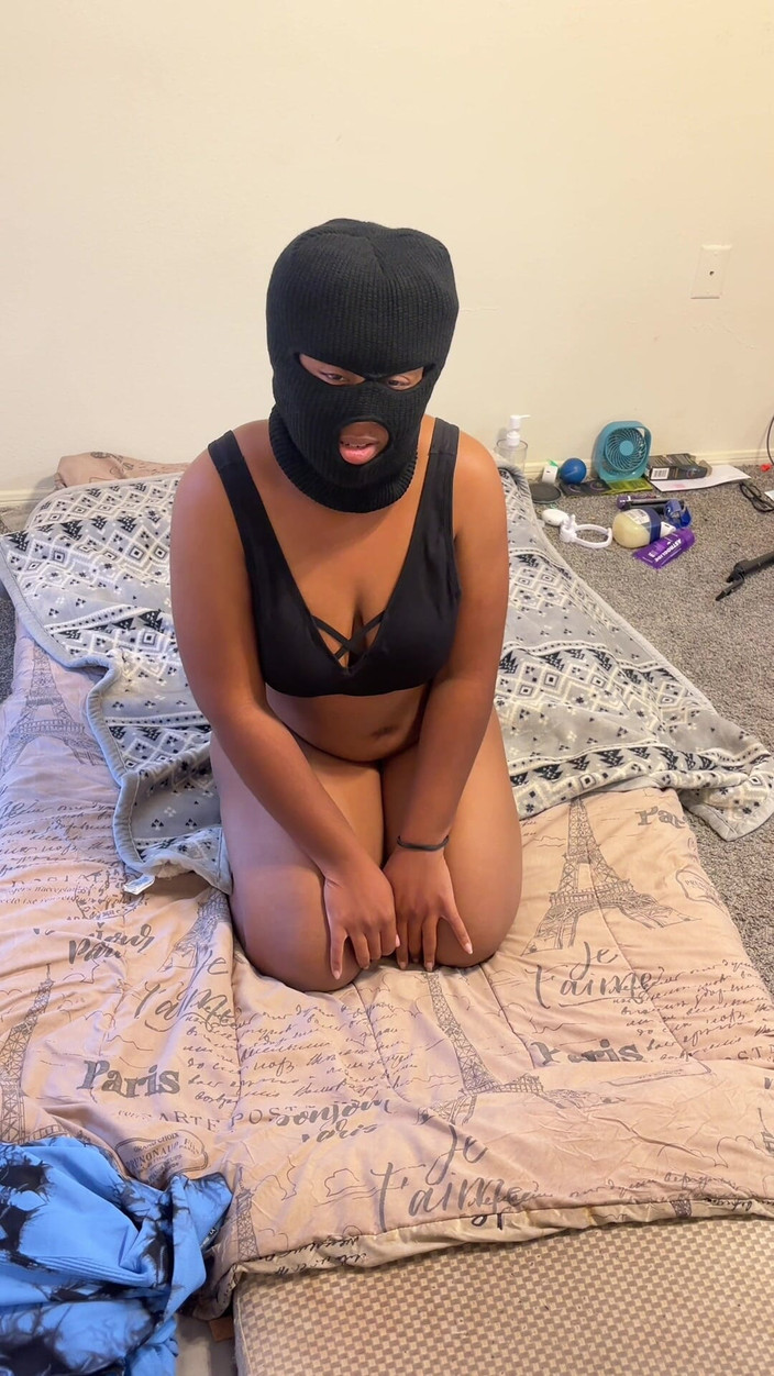 Themeatz: Sexy bbw msmeatz bevredigt zwarte pik en pronkt met haar...