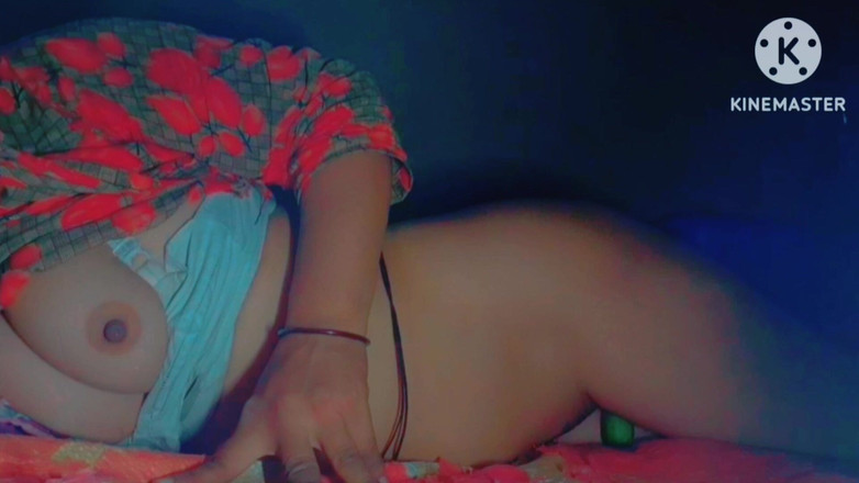 TricolorMusic3: ホットで美しいセクシーなデシ系アジア系ホットネスの大学生MMS動画、キュウリが熱い膣の中に入り、青春の炎を鎮める